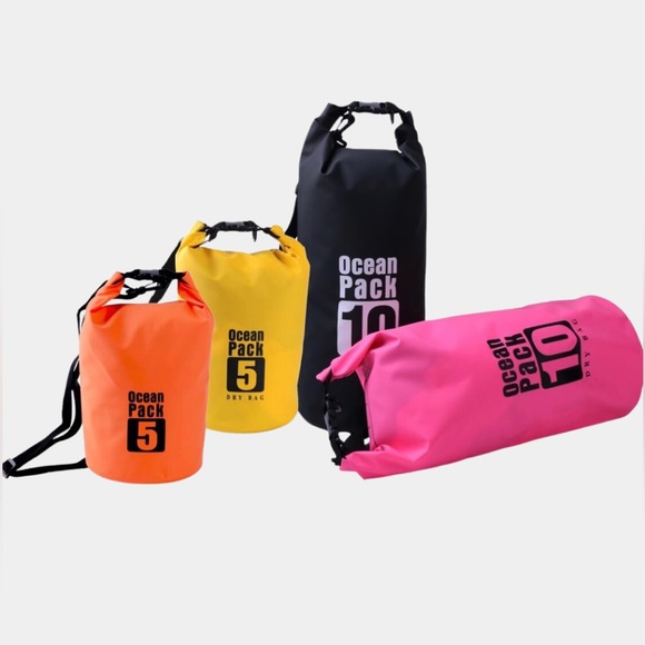 Water proof backpack 5L ($16) and 10L ($30) please ask for size - Picture 4 of 6